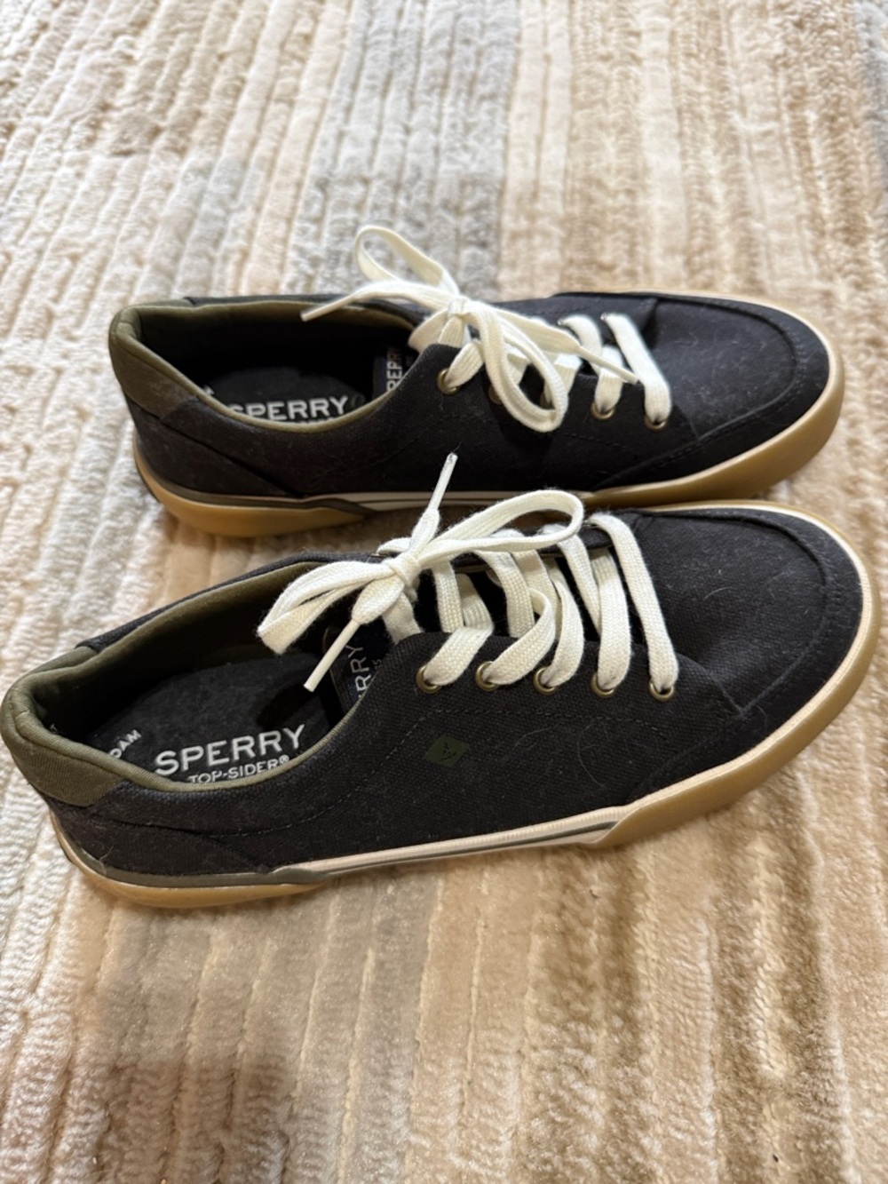 Kids’ Sperry Black Canvas Low-Top Sneakers with White Laces Size 4